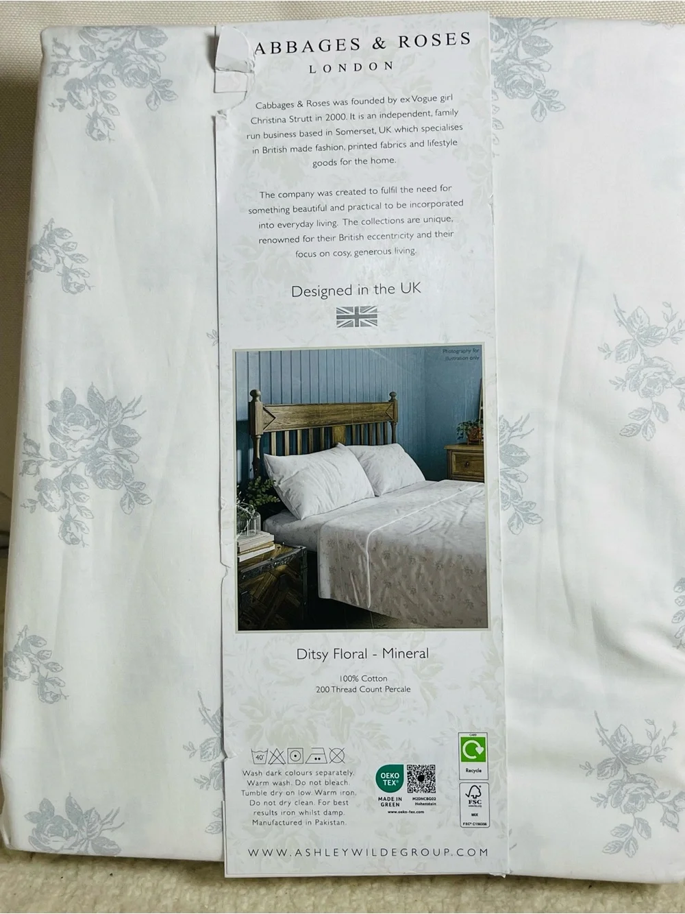cabbages and roses London Gray Ditsy Floral Percale queen Sheet Set New